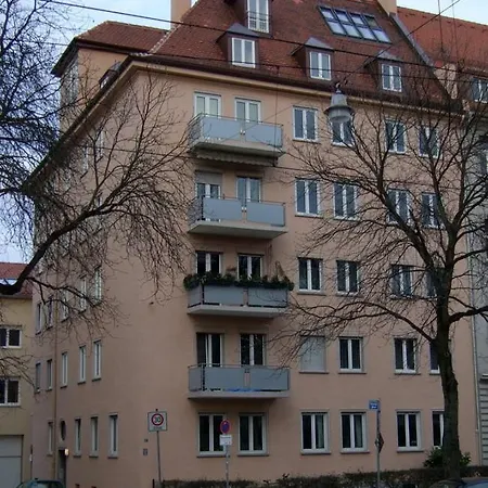 Beim Ulrich Apartamento *